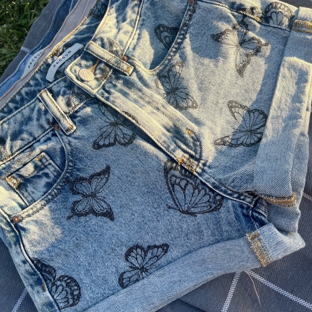 Pacsun Butterfly Mom Shorts - High Waisted